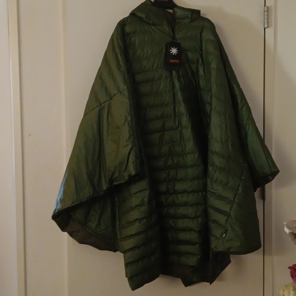 RAINS Trekker Cape Evergreen Large - NWT - Picture 3 of 9